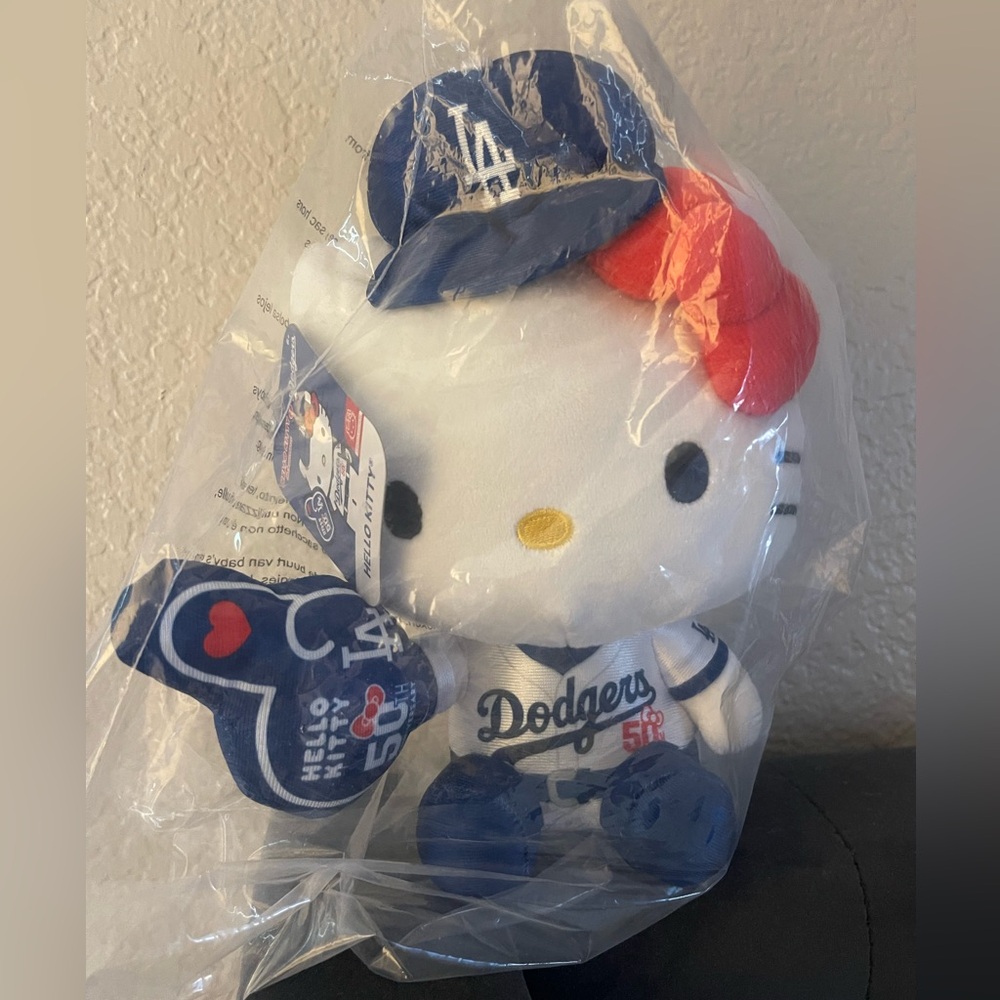 Dodgers Hello Kitty Plushie💙